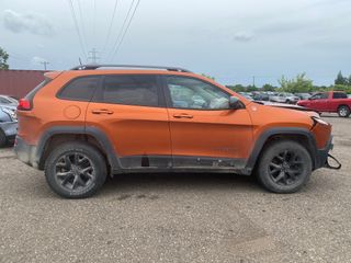 2016 Jeep Cherokee Trailhawk - Exterior Side Passenger